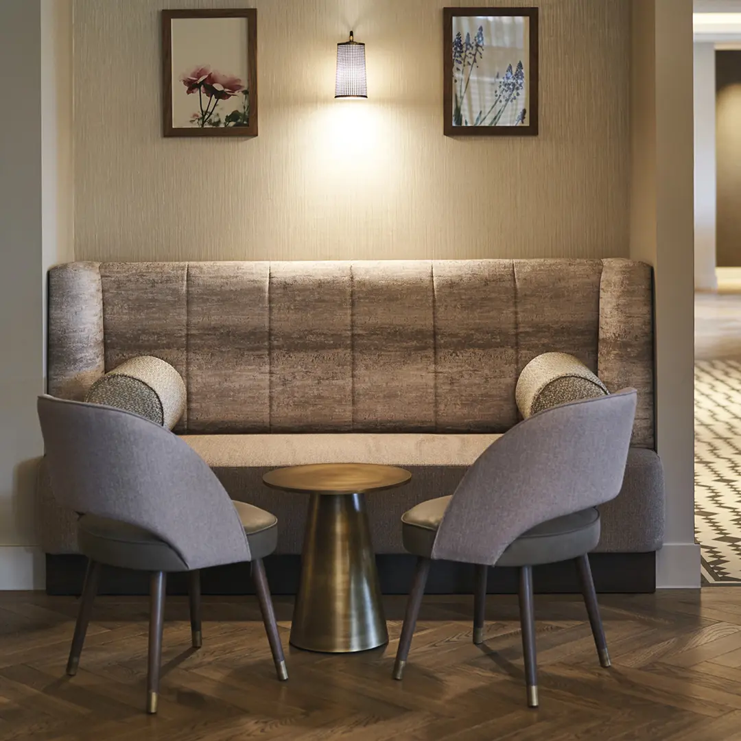 Compincar - project STAYBRIDGE SUITES LONDON - view sofa and chairs