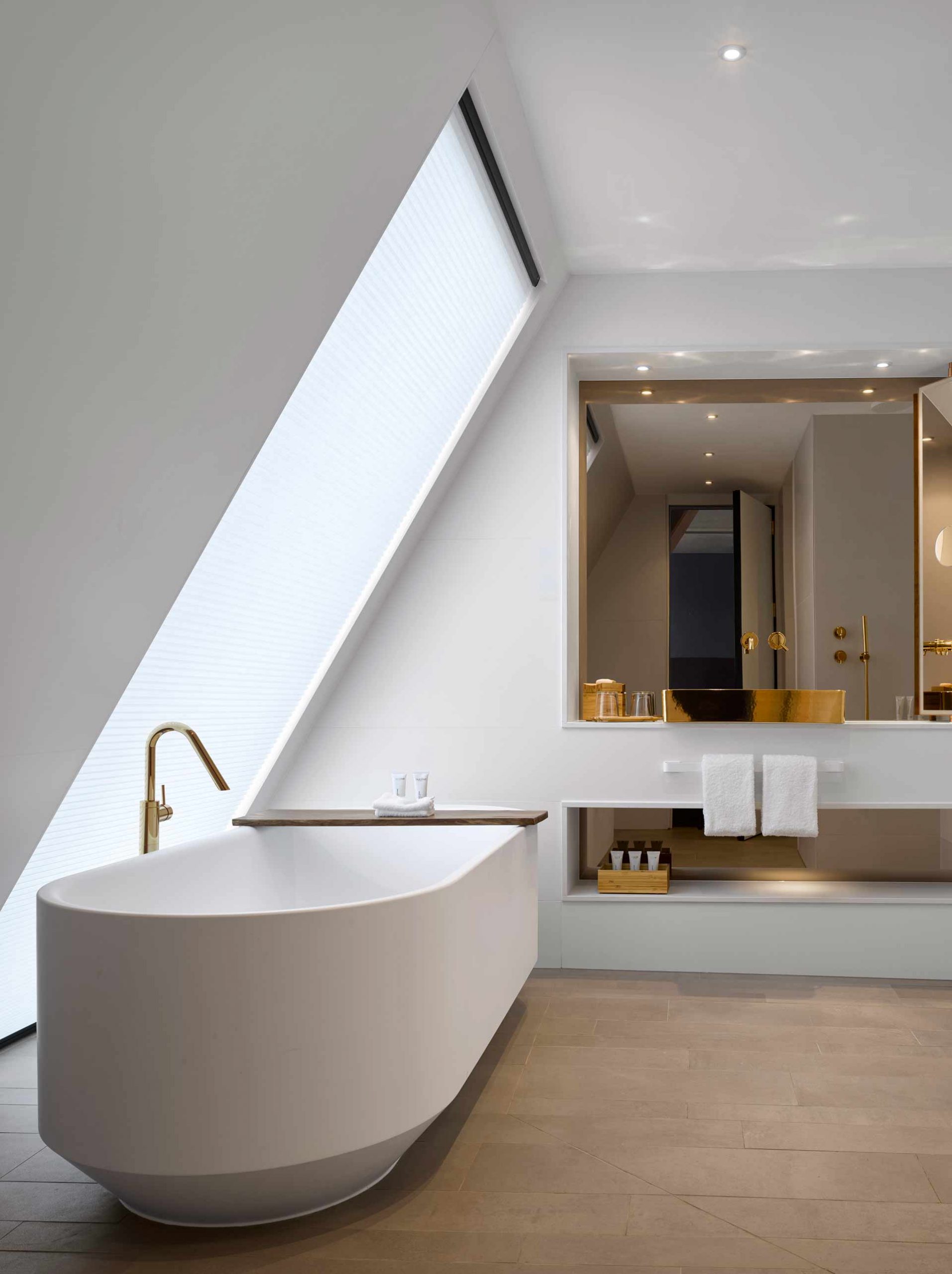 Will-Pryce-bathroom-nobu-interior-scaled-1