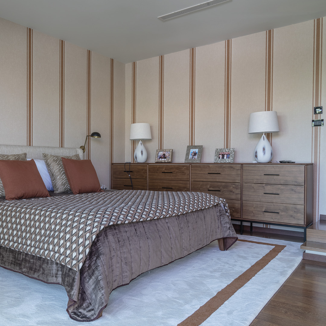 Compincar - project Residence Aguda Portugal - view of bedroom, double bed and cabinets