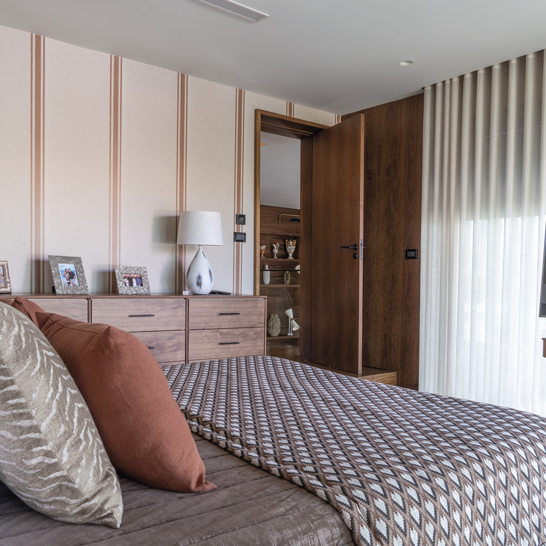 Compincar - project Residence Aguda Portugal - view of bedroom, double bed, open door