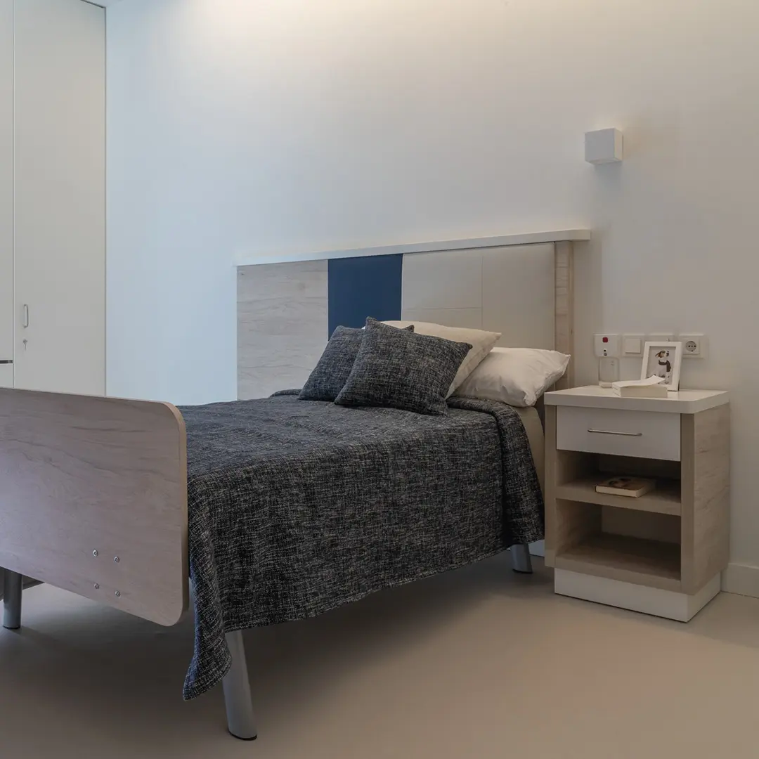 Compincar - project Elderly Residential Lisbon - medical bed view