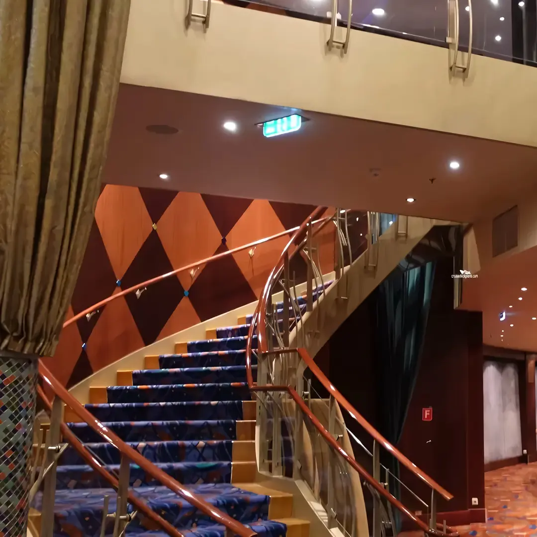 Compincar - project Oasis of the seas - royal theater stairs circular